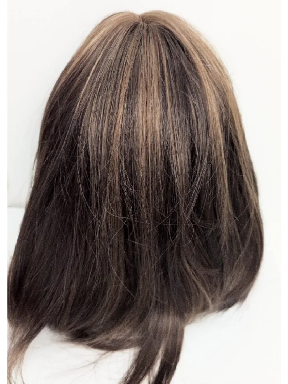 Brown Wig Straight Bangs Synthetic Hair Feathered Cut 16 INCHES NWT Cosplay